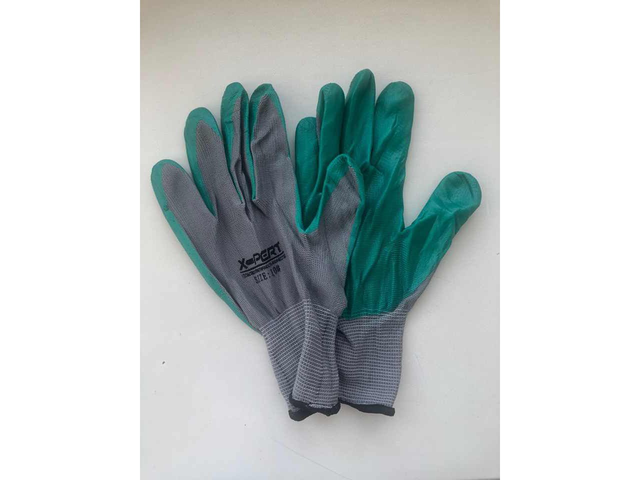 Изображение товара Перчатки нейлоновые Серые с зеленым латексным покрытием (уп-12шт) в Миди Лтд