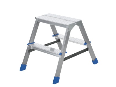 Изображение товара Лестница-стремянка NIKA двухсторонняя 2-х ступенчатая высота до верхней площ 46 см 2,6кг в Миди Лтд