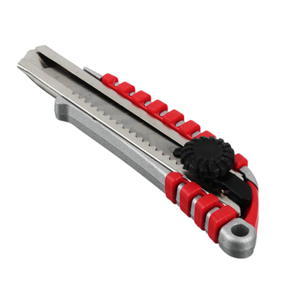 Нож 18мм металлический  усиленный с сегментированным лезвием круглый фиксатор HEADMAN - фото в Миди Лтд Изображение товара Нож 18мм металлический  усиленный с сегментированным лезвием круглый фиксатор HEADMAN в Миди Лтд