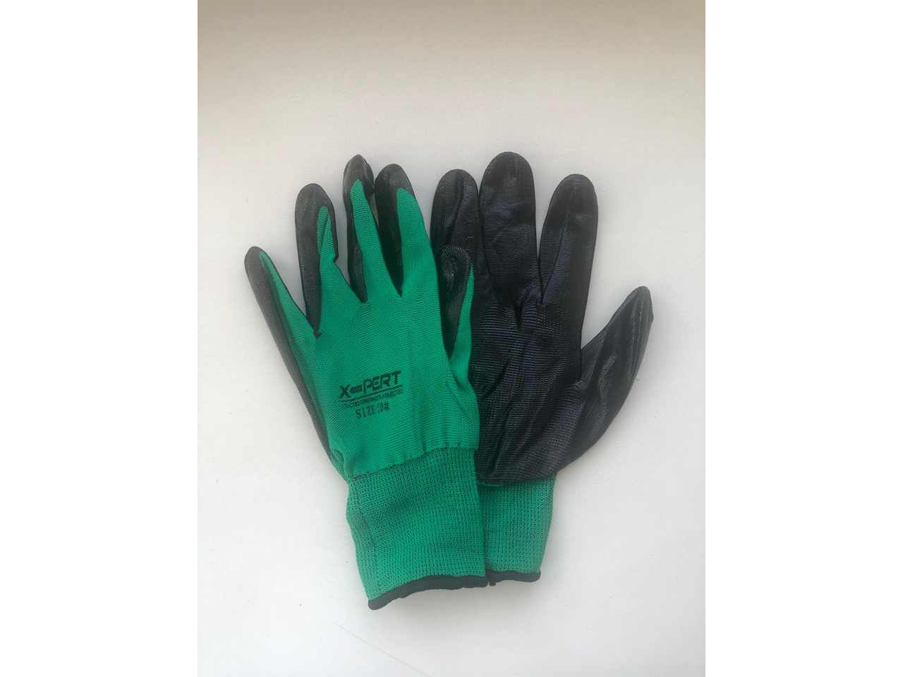 Перчатки нейлоновые Зеленые с черным латексным покрытием (уп-12шт) - фото в Миди Лтд Изображение товара Перчатки нейлоновые Зеленые с черным латексным покрытием (уп-12шт) в Миди Лтд