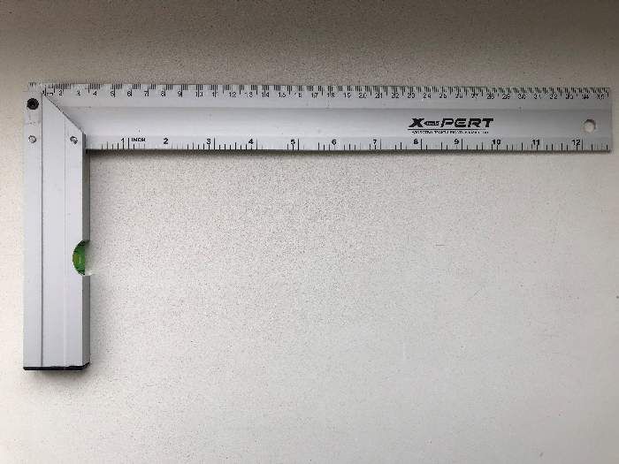 Изображение товара Угольник столярный XPERT алюминиевый литой с уровнем 350мм в Миди Лтд