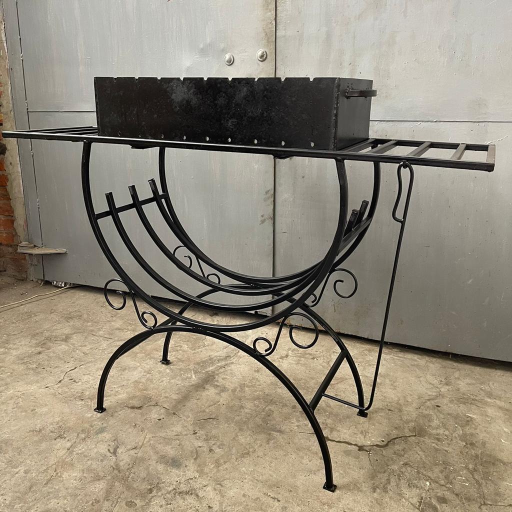 Мангал Удача (с элементами ковки) - фото в Миди Лтд Изображение товара Мангал Удача (с элементами ковки) в Миди Лтд