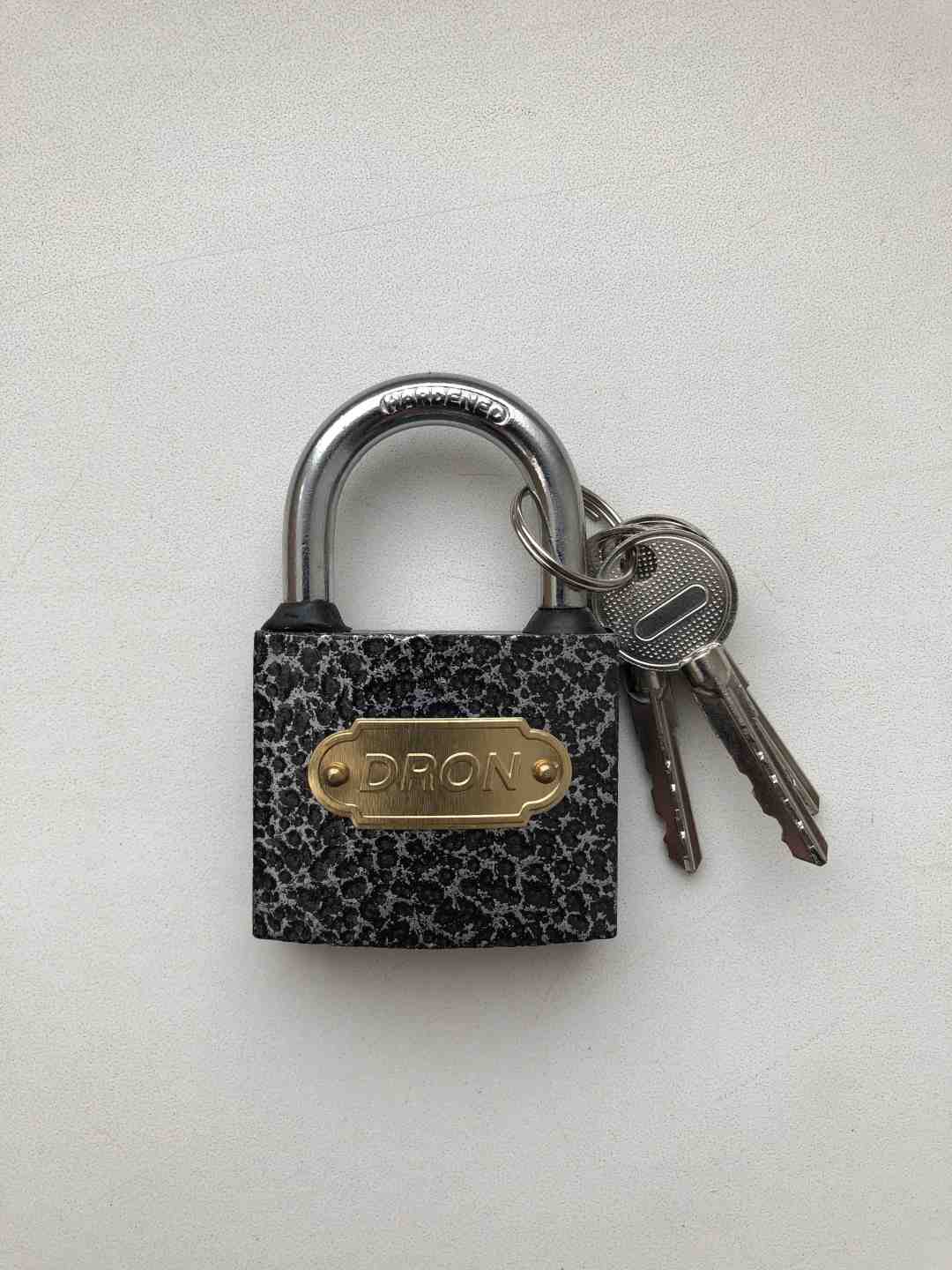 Замок навесной 50мм DRON влагонепроницаемый (120шт/уп) - фото в Миди Лтд Изображение товара Замок навесной 50мм DRON влагонепроницаемый (120шт/уп) в Миди Лтд