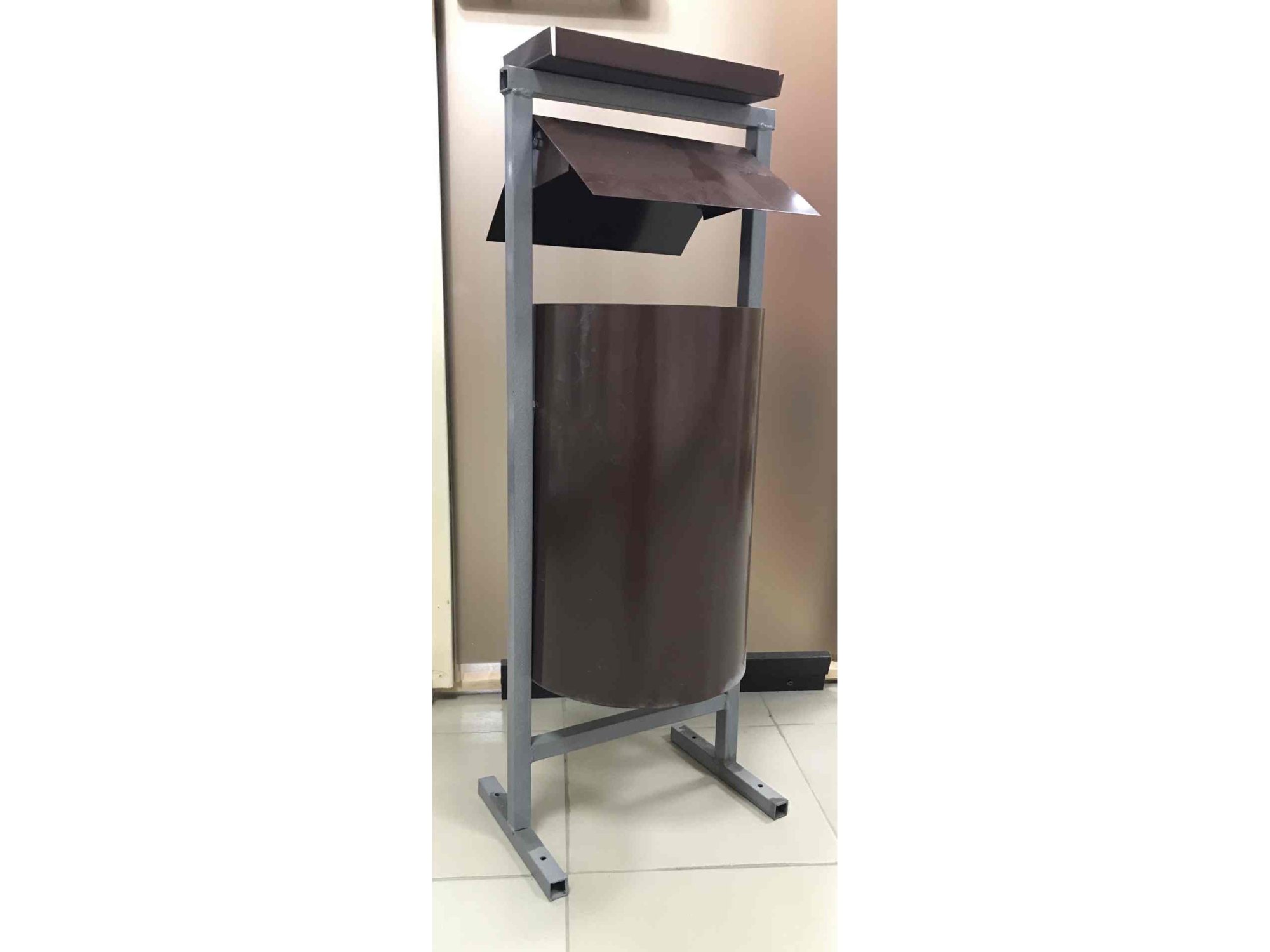 Изображение товара Урна У-2К круглая с пепельницей коричневая металл в Миди Лтд